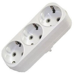 Разветвитель 3 гнезда с заземлением плоский 16А 250B (SBE-16-A02-3z)